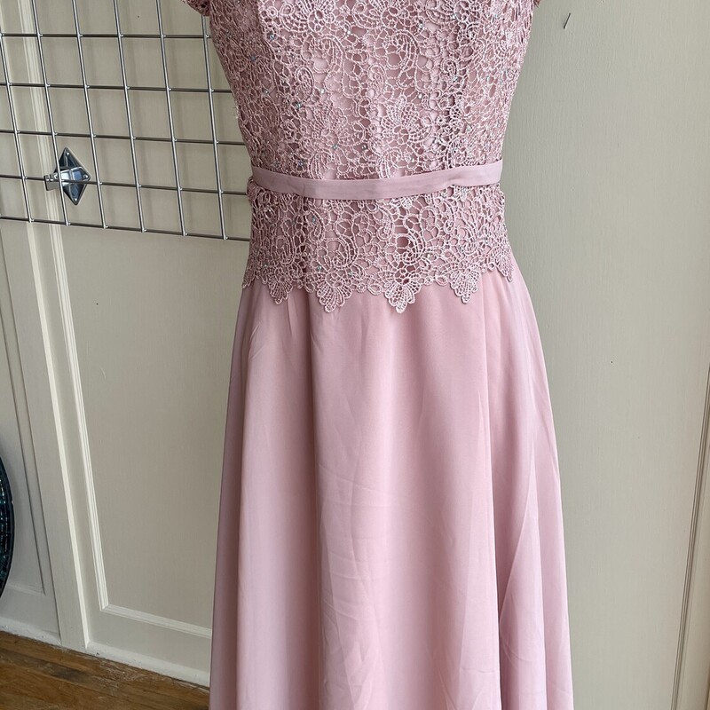 NWT WD LaceTopSS Dress, Pink, Size: 14
All Sales Are Final. No Returns

Pick Up In Store Within 7 Days of Purchase
OR
Have It Shipped

Thanks For Shopping With Us :-)
