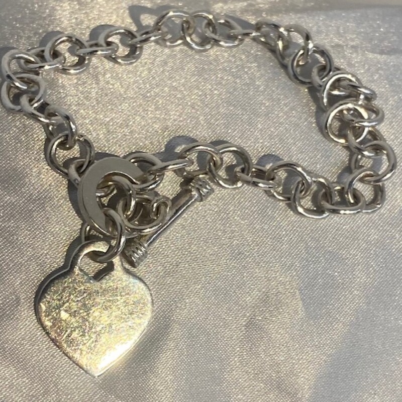 925 PGDA Heart Charm Bracelet
Silver Size: 9.5L