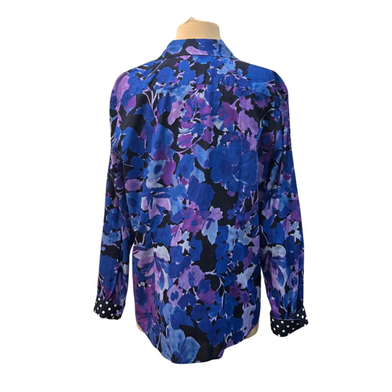 Jones NY Floral Shirt<br />
100% Cotton<br />
Collar and Reverse Side of Sleeves have Adorable PolkaDots<br />
Blues and Purples<br />
Size: XL