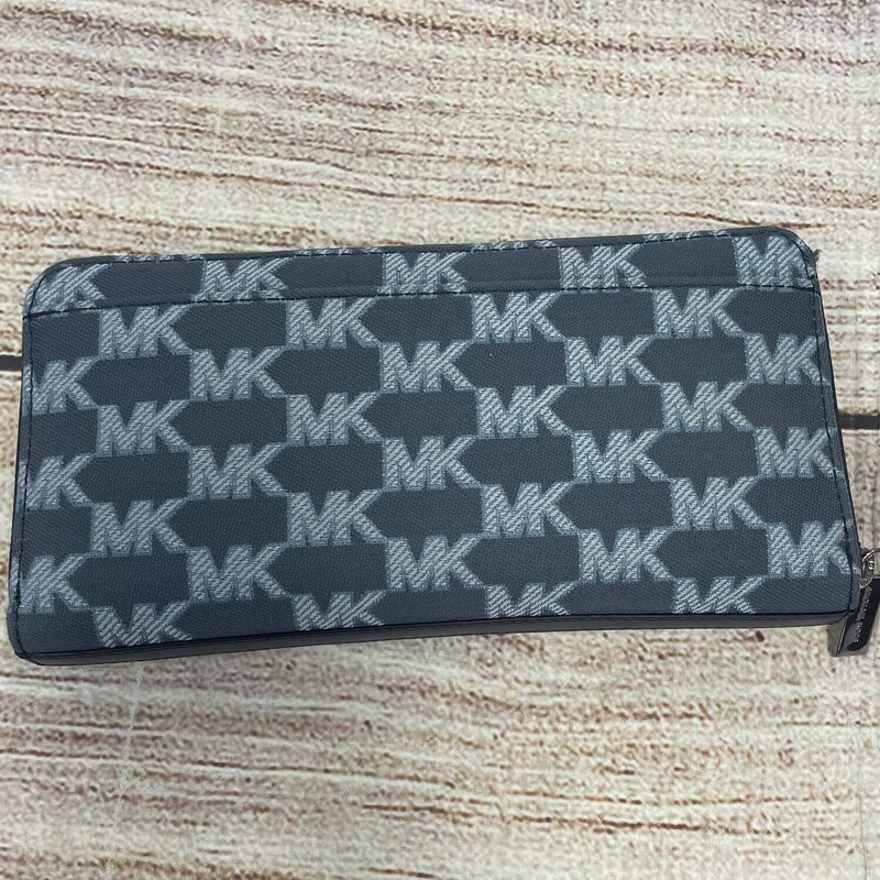 New Mk Wristlet, navy zip around has lots of dividers inside for credit cards and other items