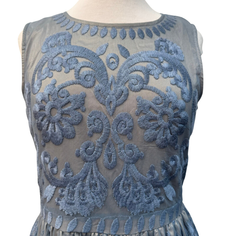 Sundance Embroidered Lace Dress<br />
Sleeveless<br />
Periwinkle and Nude<br />
Size: 10<br />
Absolutely Beautiful!