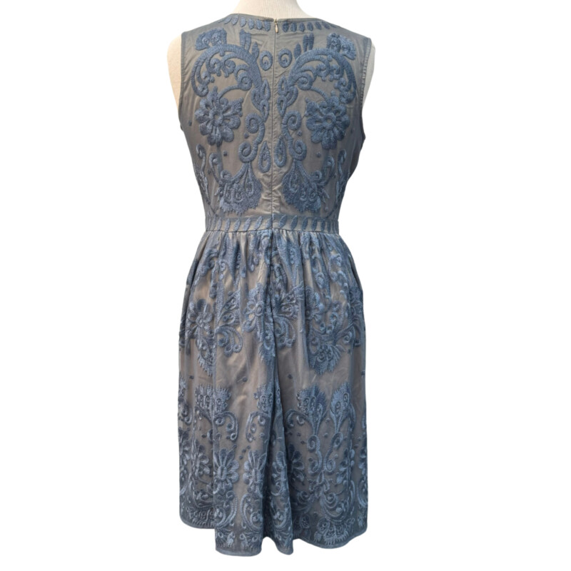 Sundance Embroidered Lace Dress<br />
Sleeveless<br />
Periwinkle and Nude<br />
Size: 10<br />
Absolutely Beautiful!