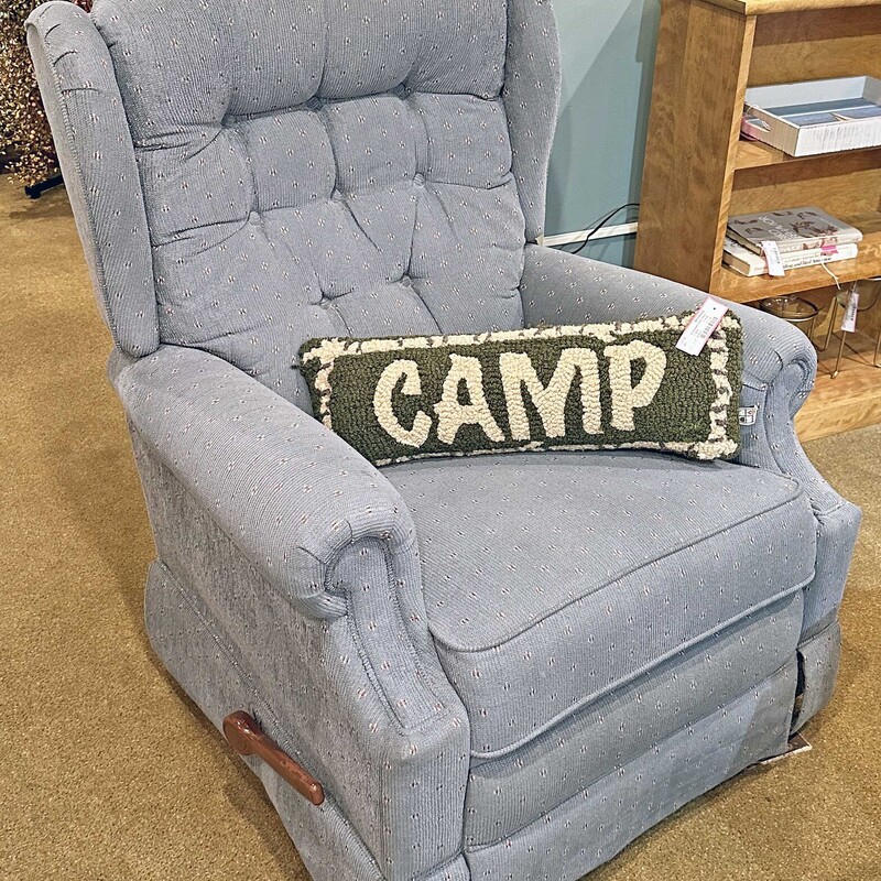 Lazy Boy Recliner/Rocker

Lazy Boy recliner and rocker in a pretty blue patterned material.  Recliner tension can be adjusted with wing nuts in the back.

Size: 32 in wide X 31 in deep X in 41 high