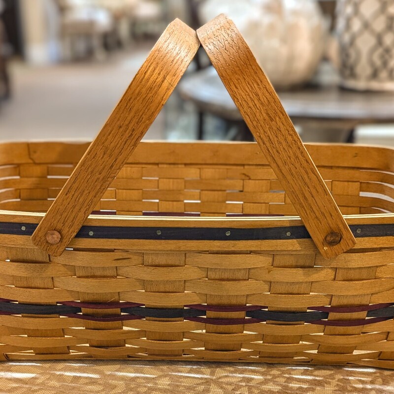 American Traditional Basket with 2 Handles
Tan Navy Red
Size: 19.5 x 12 x 7H