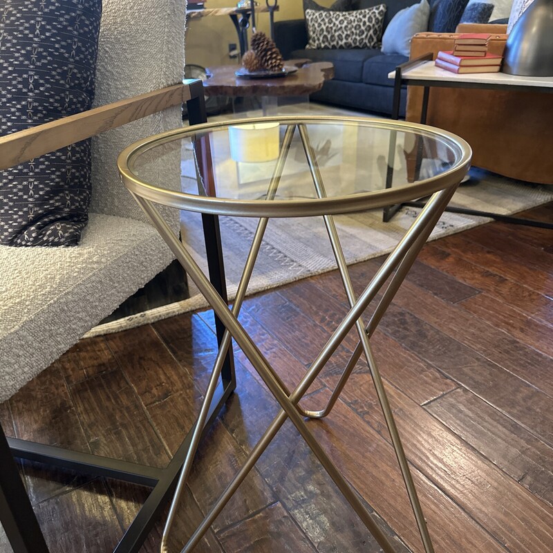 Brushed Gold And Glass Side Table

Size: 25Tx16W