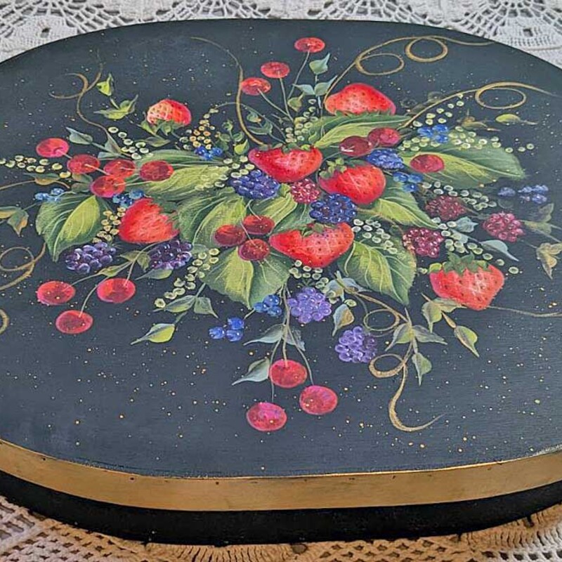Hand Painted Berry Box
Beautifully painted berries!

 19x15