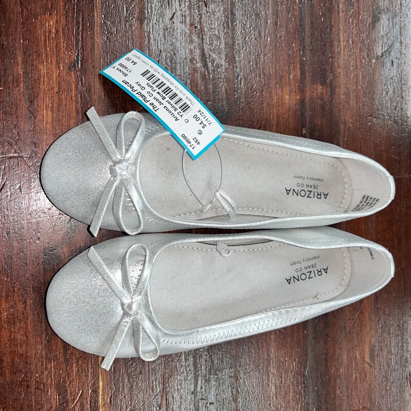 Y2 Silver Bow Flats, Grey, Size: Shoes Y2