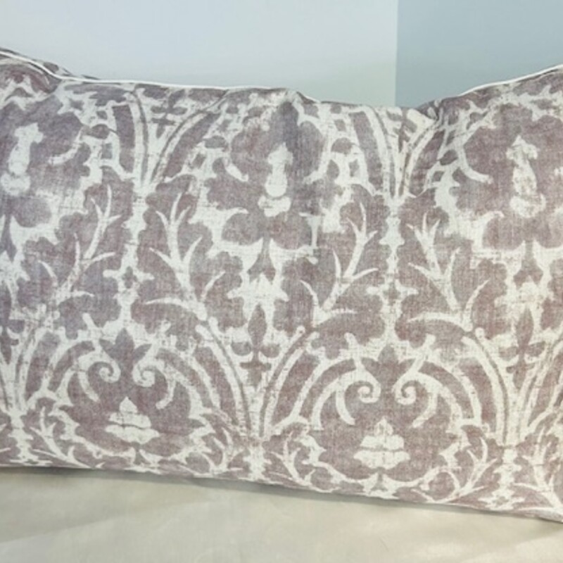 Scroll Leaf Design Down Lumbar Pillow
Lavender Cream Gray
Size: 22.5 x 15