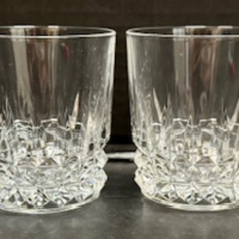 Set of 4 WM Dalton Old Fashioned Glasses
Clear
Size: 3x3.5H