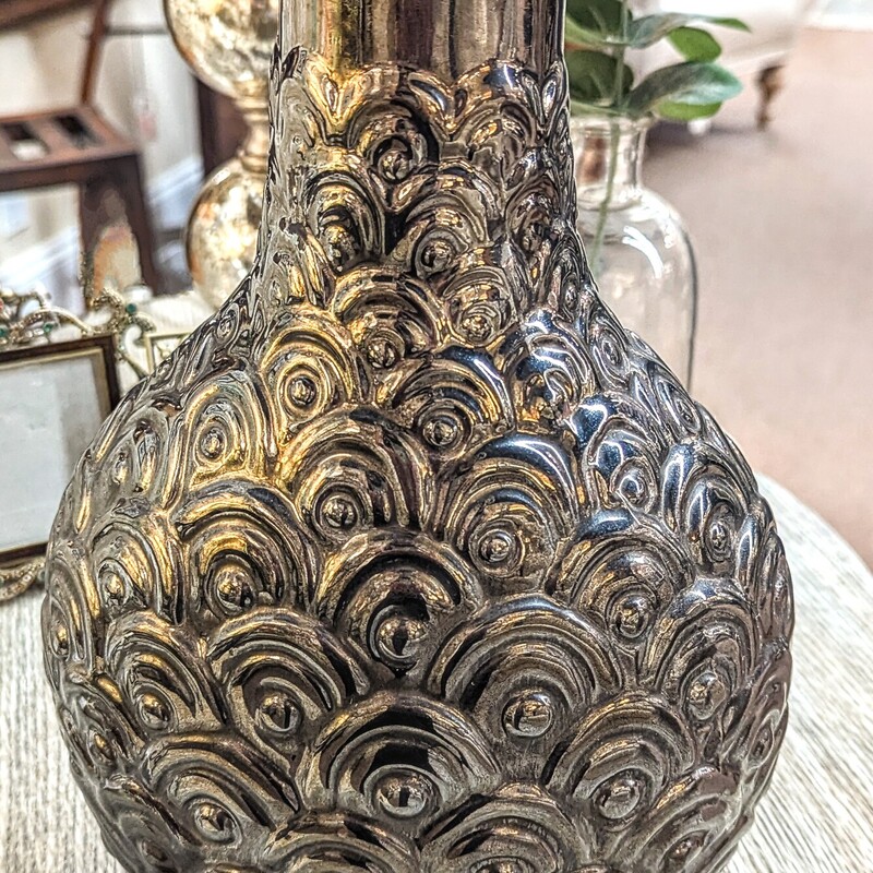 Metal Textured Vase
Silver
Size: 8 x 12H