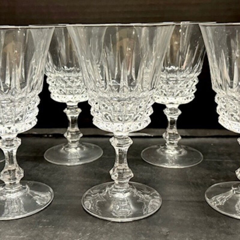 S6 WM Dalton Goblets
Clear
Size: 3.5x6H