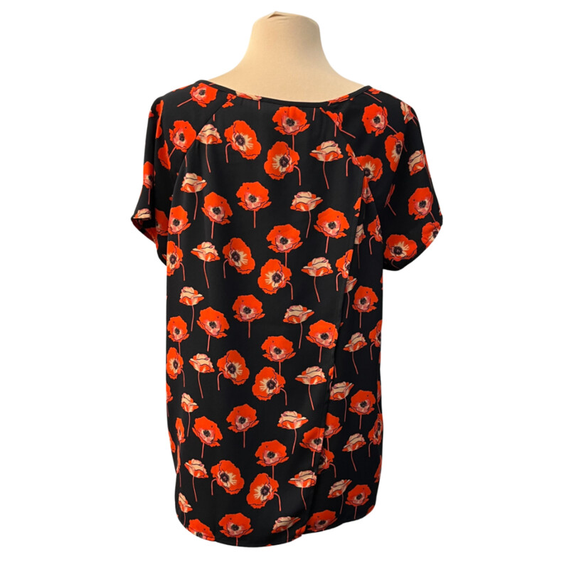 CAbi Flanders Poppy Blouse<br />
Short Sleeve<br />
Tulip Back<br />
Black and Red<br />
Size: Medium