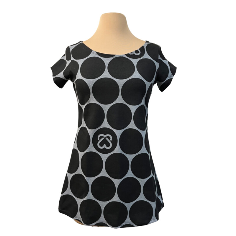 New with Tags Texture Tee
Organic Cotton and Spamdex
Fun Circle Print
Black and Gray
Size: XS