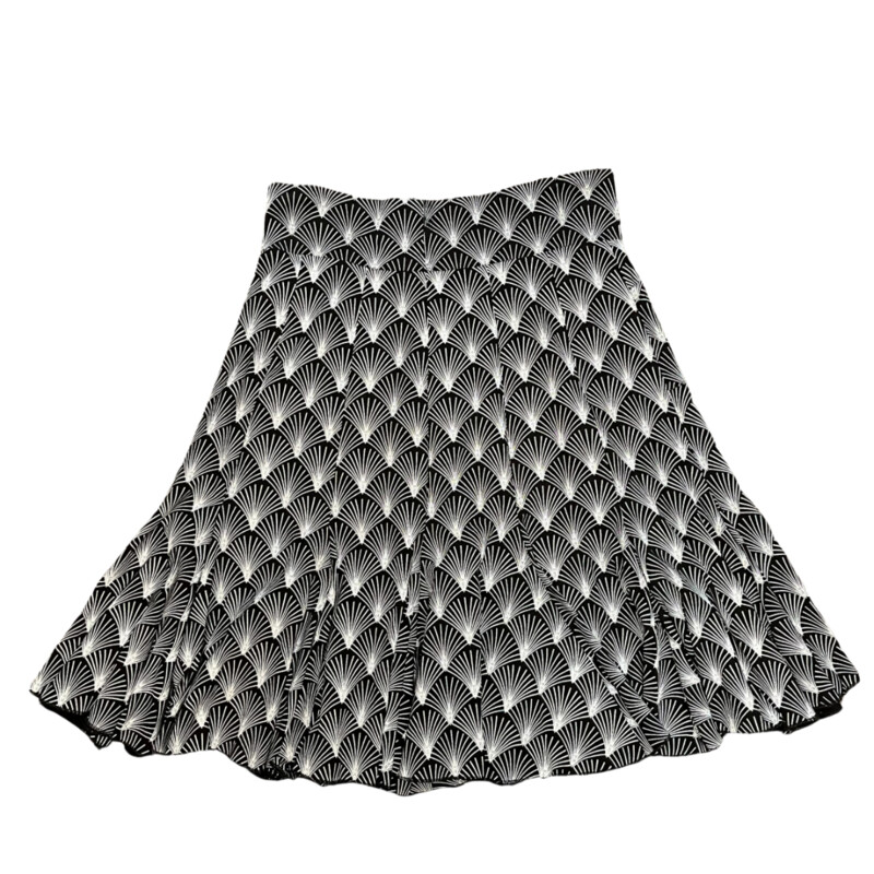 Effies Heart Skirt<br />
Fan Pattern<br />
Comfort Waist<br />
Colors: Black and White<br />
Size: XL