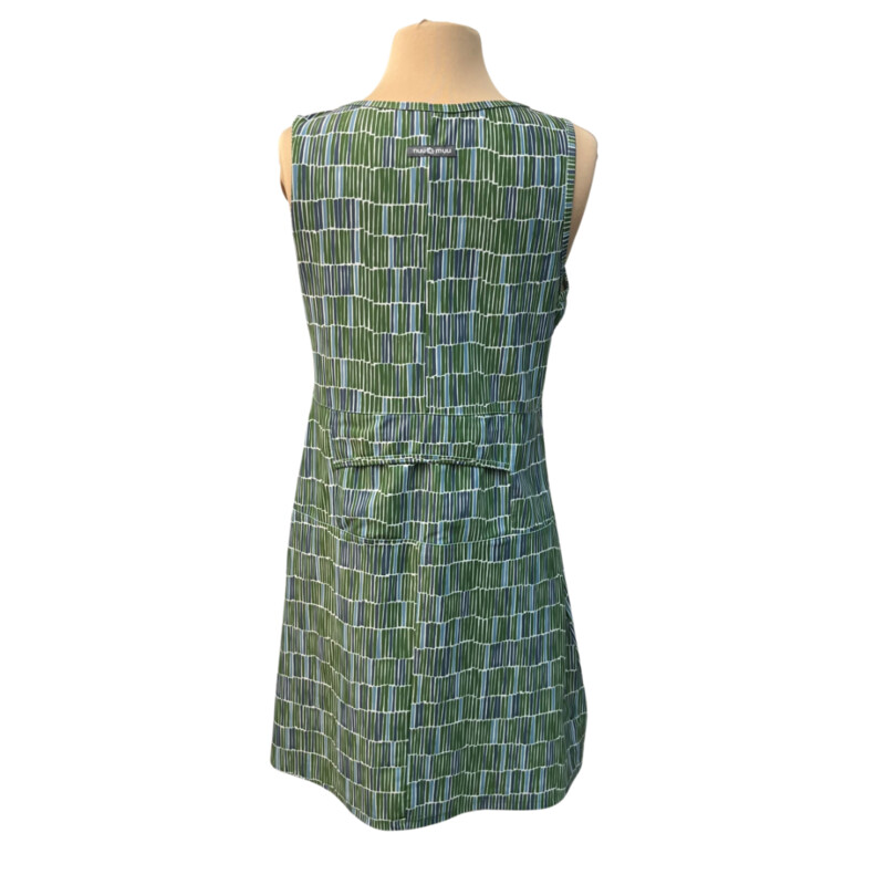 NUU MUU RUU MUU Dress<br />
Jade 2016 Pattern<br />
Keyhole detail in Front<br />
Back Pocket<br />
Green, White and Blue<br />
Size: Large