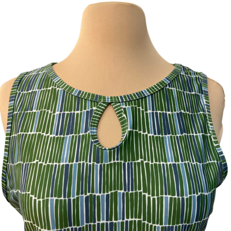 NUU MUU RUU MUU Dress<br />
Jade 2016 Pattern<br />
Keyhole detail in Front<br />
Back Pocket<br />
Green, White and Blue<br />
Size: Large