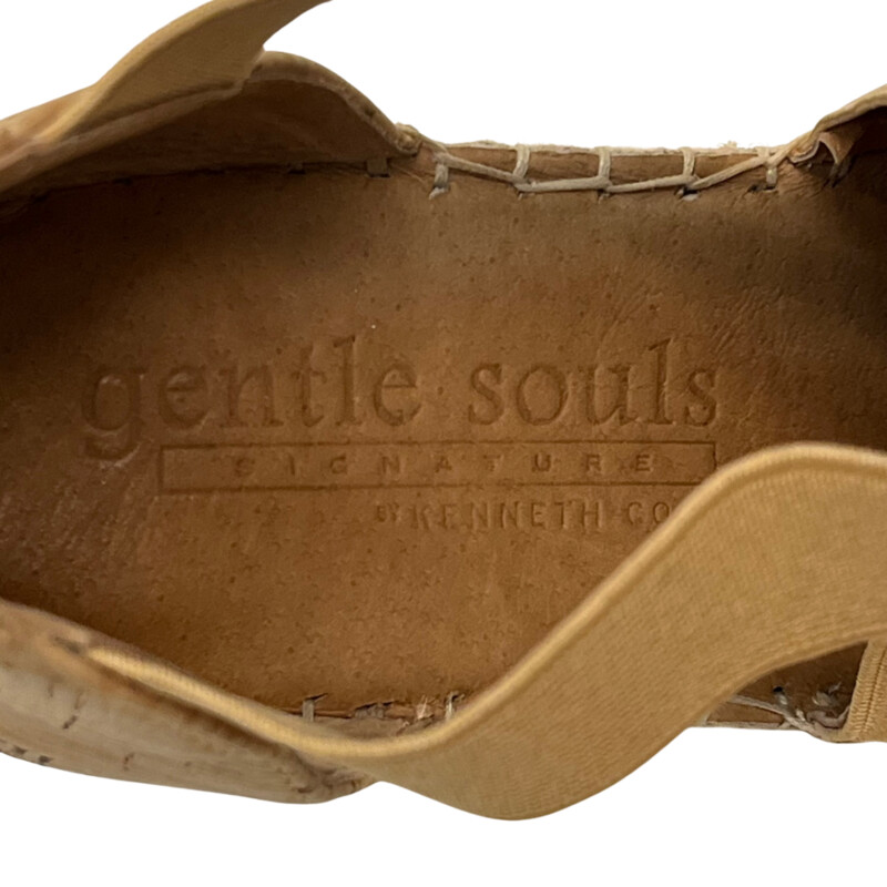 Gentle Souls by Kenneth Cole<br />
<br />
Colleen Cork Espadrille Wedge Heel Sandal<br />
Versatile neutral color with back zip for easy on and off. Elastic straps for optimal fit and comfort. Lightweight. Jute wrapped espadrille wedge heel. Non-slip outsole. Padded footbed.<br />
<br />
Size: 9.5