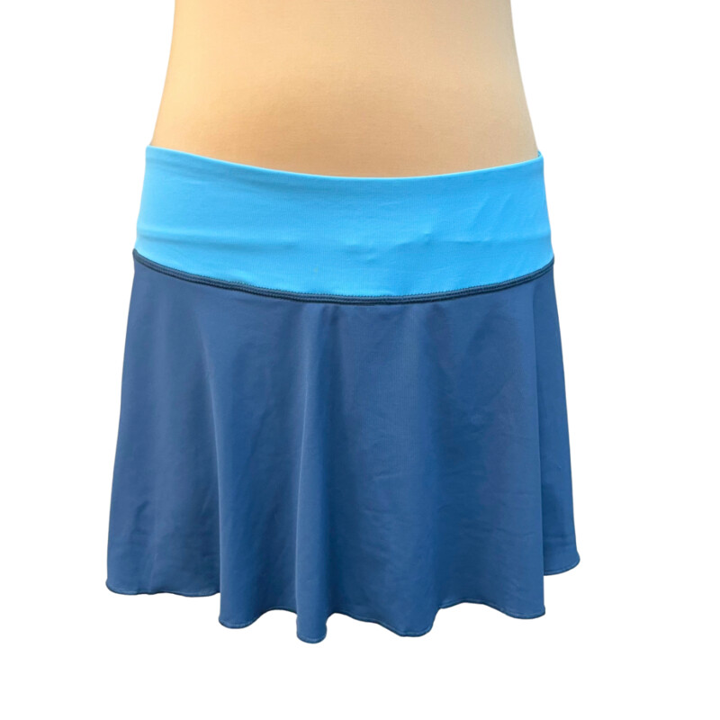 New Patagonia Dee Trail Running Skort<br />
All Weather Skirt<br />
Color:  Deep<br />
Size: Large<br />
Retails for $49.00