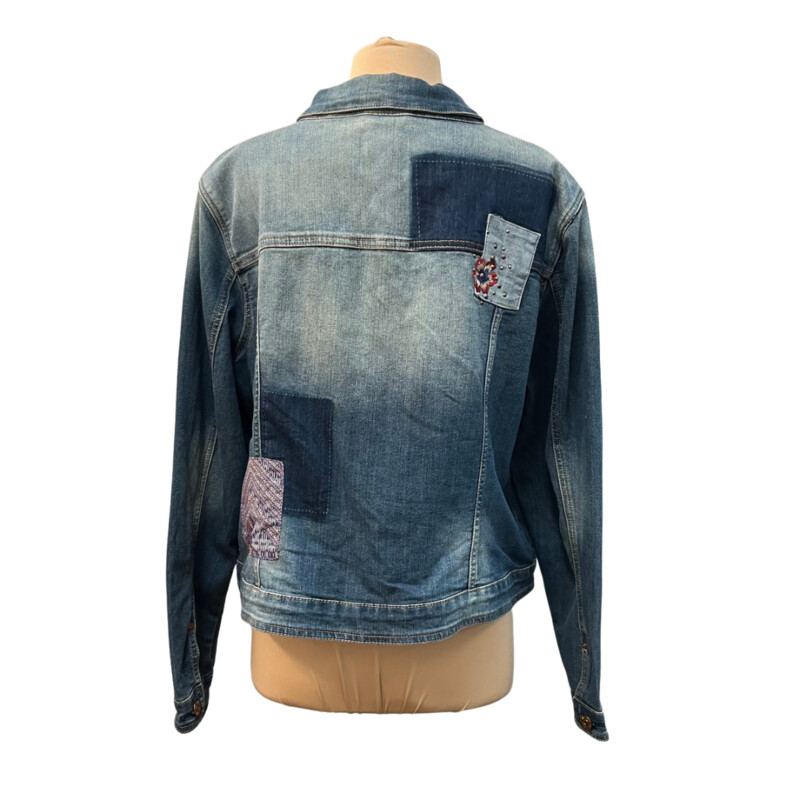 Vintage America Jean Jacket<br />
Cute Patchwork Details<br />
Cotton Blend<br />
Size: XL