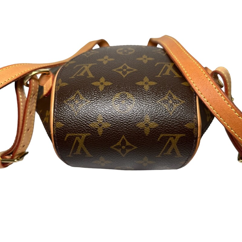 Louis Vuitton Ellipse Monogram Backpack<br />
<br />
Dimensions:<br />
Base length: 5 in<br />
Height: 12.25 in<br />
Width: 4.25 in<br />
Drop: 13 in<br />
<br />
Date Code:<br />
SD1023<br />
<br />
This is an authentic LOUIS VUITTON Monogram Ellipse Sac a Dos Backpack. This backpack is crafted of classic Louis Vuitton monogram coated canvas with signature vachetta cowhide leather trim and adjustable shoulder straps. The brass wrap-around zipper opens to a cocoa brown fabric interior with a patch pocket and D-ring.