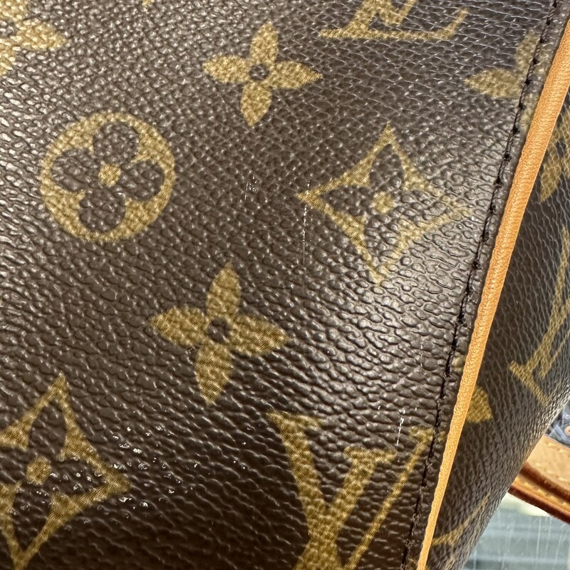 Louis Vuitton Ellipse Monogram Backpack<br />
<br />
Dimensions:<br />
Base length: 5 in<br />
Height: 12.25 in<br />
Width: 4.25 in<br />
Drop: 13 in<br />
<br />
Date Code:<br />
SD1023<br />
<br />
This is an authentic LOUIS VUITTON Monogram Ellipse Sac a Dos Backpack. This backpack is crafted of classic Louis Vuitton monogram coated canvas with signature vachetta cowhide leather trim and adjustable shoulder straps. The brass wrap-around zipper opens to a cocoa brown fabric interior with a patch pocket and D-ring.