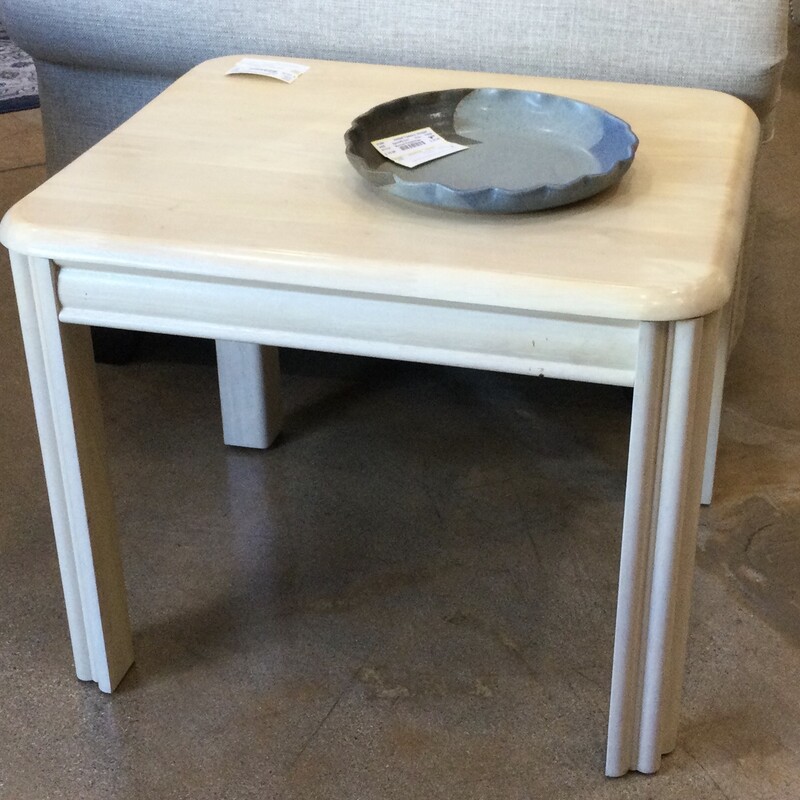 End Table, Blonde, Size: S2185

22H X 22L X 22W

FOR IN-STORE OR PHONE PURCHASE ONLY
LOCAL DEIVERY AVAILABLE $50 MINIMUM