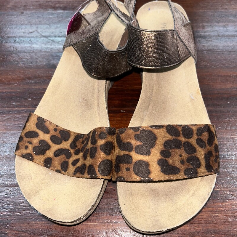 A8.5 Leopard Strap Wedges
