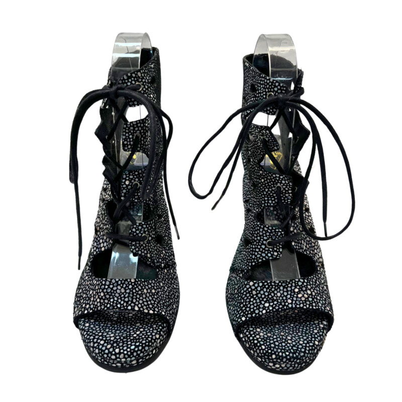 John Fleuvog Gwen Lace Up Sandals<br />
Black Devilfish<br />
Classic Fleuvog Heel<br />
Black and White<br />
Size: 6