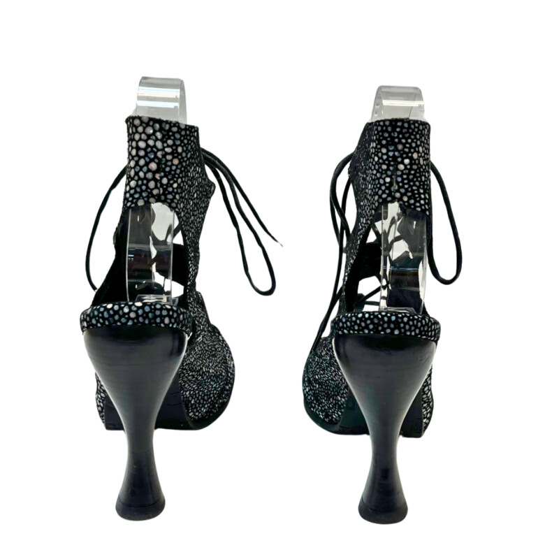 John Fleuvog Gwen Lace Up Sandals<br />
Black Devilfish<br />
Classic Fleuvog Heel<br />
Black and White<br />
Size: 6