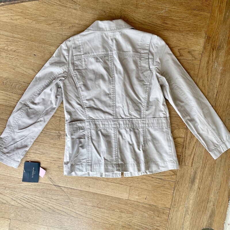 NWT Liz Claiborne Zip Bla, Tan, Size: MP 19.99<br />
Original Price 79.00<br />
<br />
All sales are final. No returns<br />
<br />
Pick up within 7 days of purchase or have shipped.<br />
Thank you for shopping with us:)