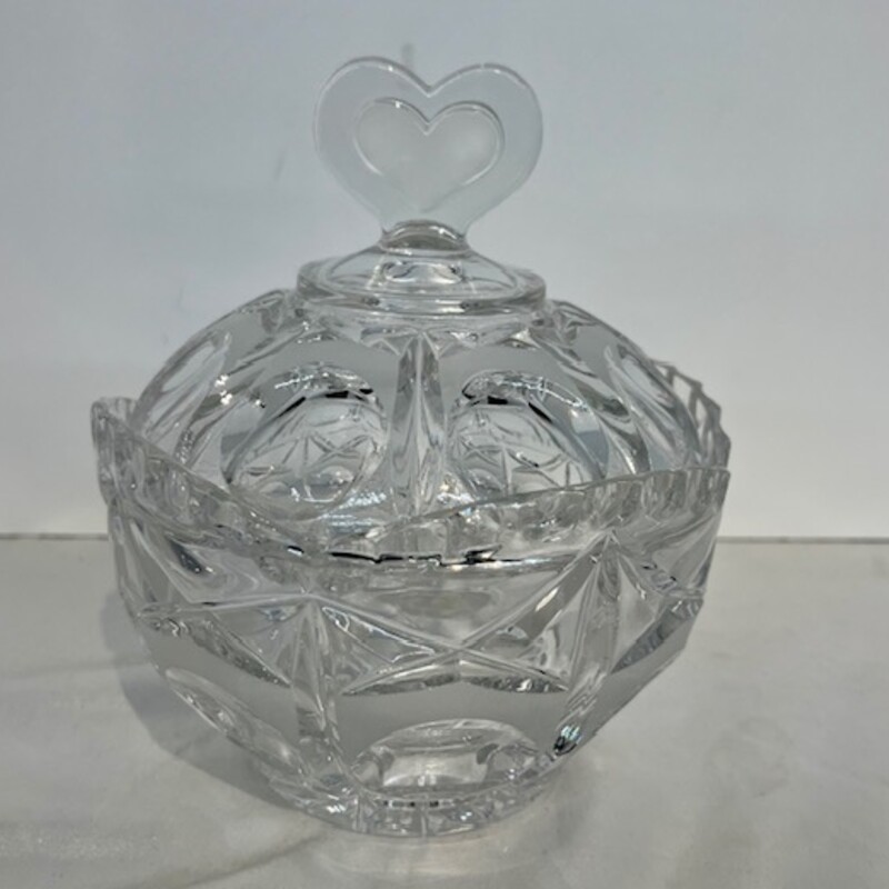 Heart On Lid Candy Dish
Clear
Size: 6 x 7H