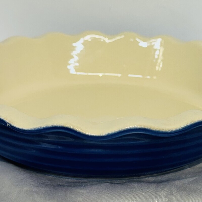 Emily Henry Ruffle Pie Dish
Blue Cream
Size: 10Diam