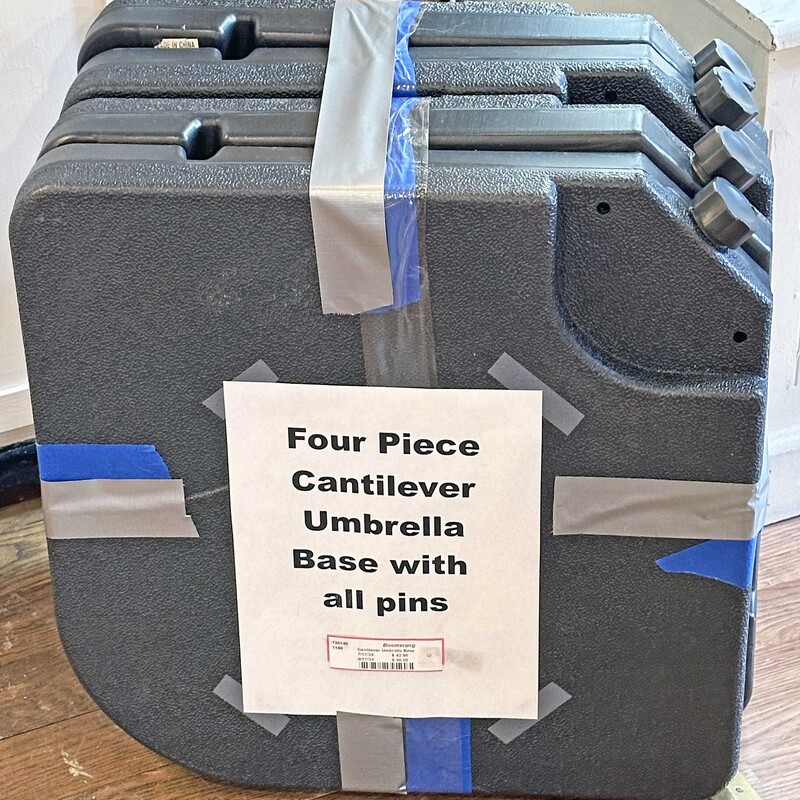 Four Piece Cantilever Umbrella Base
with Pins