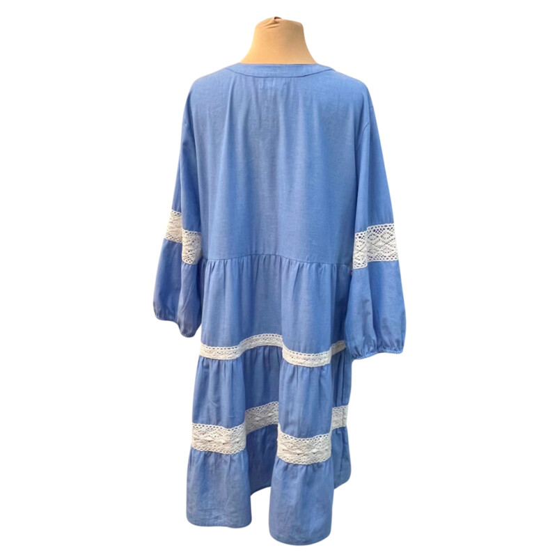 Linda Anderson Dress<br />
Adorable Boho Style<br />
Crocheted Lace Details<br />
Tiered with Long Sleeves<br />
100% Cotton<br />
Blue and White<br />
Size: Large