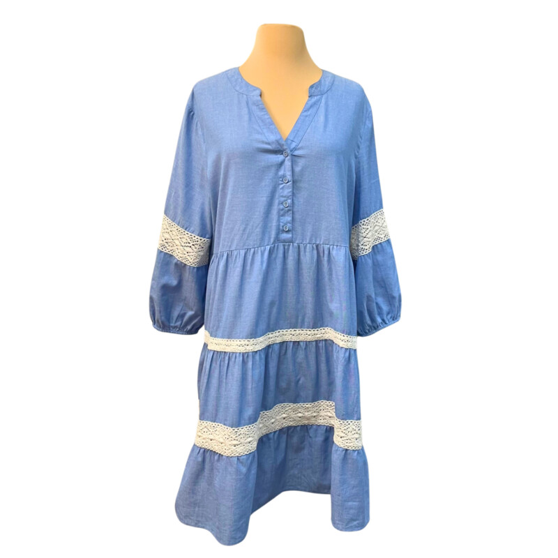 Linda Anderson Dress<br />
Adorable Boho Style<br />
Crocheted Lace Details<br />
Tiered with Long Sleeves<br />
100% Cotton<br />
Blue and White<br />
Size: Large