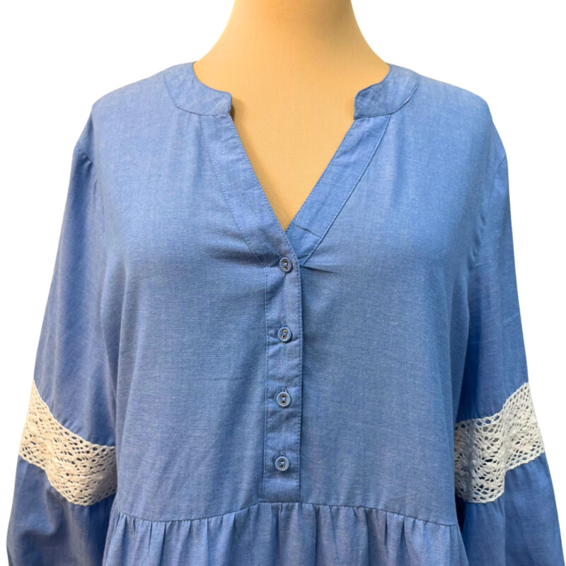 Linda Anderson Dress<br />
Adorable Boho Style<br />
Crocheted Lace Details<br />
Tiered with Long Sleeves<br />
100% Cotton<br />
Blue and White<br />
Size: Large