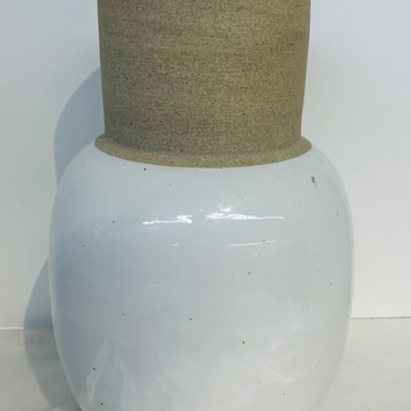 Ceramic Stone Neck Vase
Tan White Size: 8 x 12H