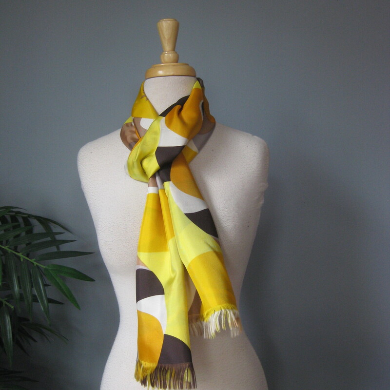 Vtg Mod Fringed, Yellow, Size: None
Ab Fab sash belt in a bubbly geometric psychedelic pattern By Symphony Scarves
Strong acetate twill, the scarf is a wide piece of the fabric folded in half length wise and sewn. So the back side and the front side hve the full depth of color and pattern.
Yellow, cream, tan, brown, gray

Length: 70
Width: 10 3/8

Thanks for looking
#74965