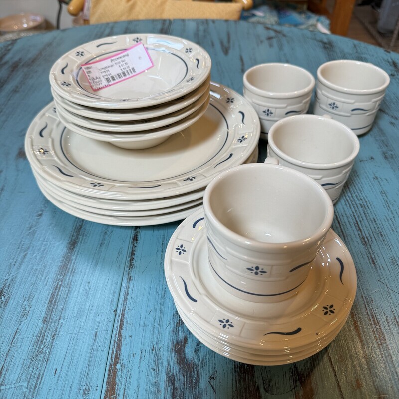 Longaberger Dish Set
Traditional Blue, 4 Dinner Plates, 4 Bowls, 4 Coffee Cups, 4 Saucers