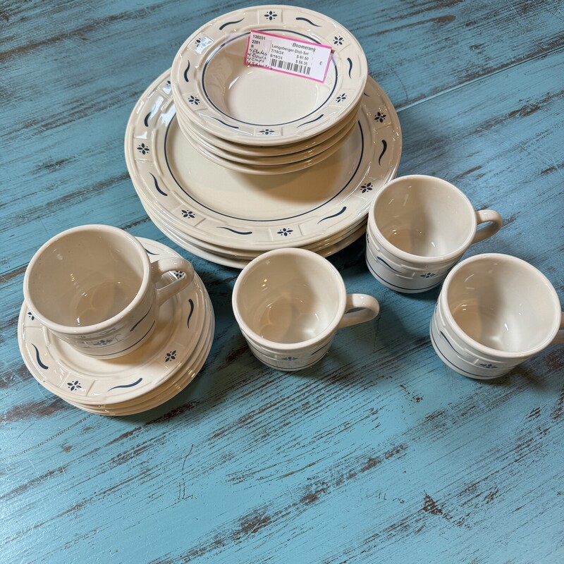Longaberger Dish Set
Traditional Blue, 4 Dinner Plates, 4 Bowls, 4 Coffee Cups, 4 Saucers