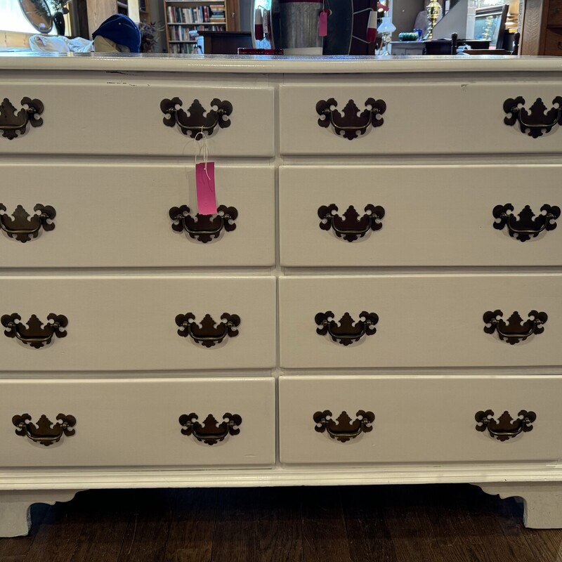 White Dresser
8 Drawers
45 Inches Wide, 17 Inches Deep, 35 Inches High