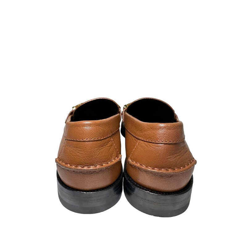 Gucci Cara Logo Loafers, Brown, Size: 38<br />
Round moc-stitch toe<br />
Slip on<br />
Logo hardware and strap detail at instep<br />
Leather upper, lining and sole<br />
Made in Italy