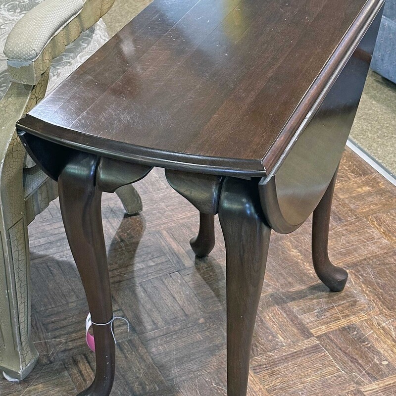Queen Anne Drop Leaf End Table

28 D x 25 H x 24 W (closed), 50 w (open)
