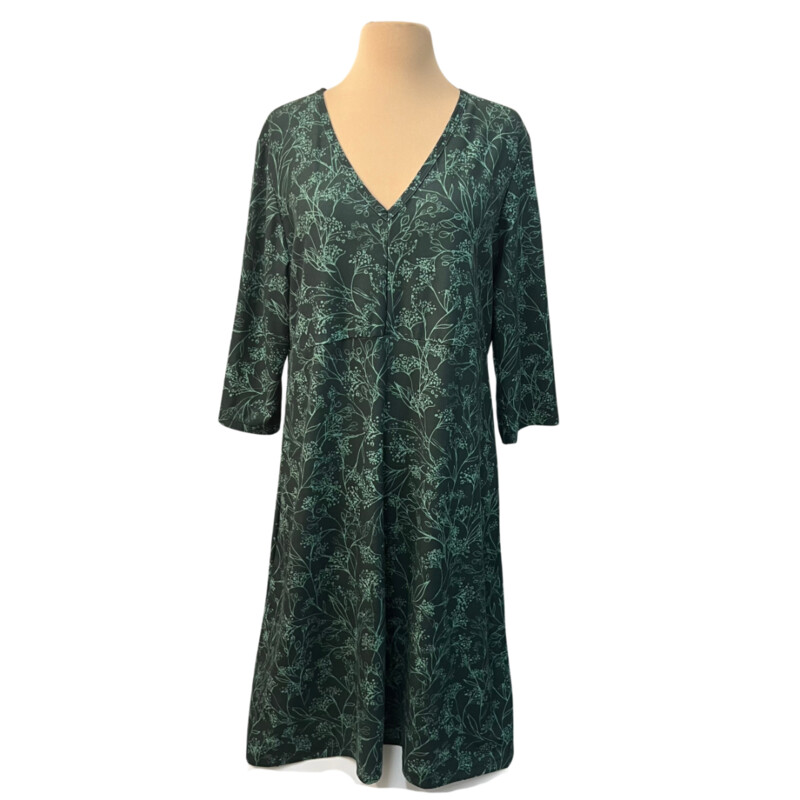 Nuu Muu Go Be Dress<br />
3/4 Sleeves<br />
V-Neck<br />
Emerald 2021<br />
Gorgeous Greens<br />
Size: XL