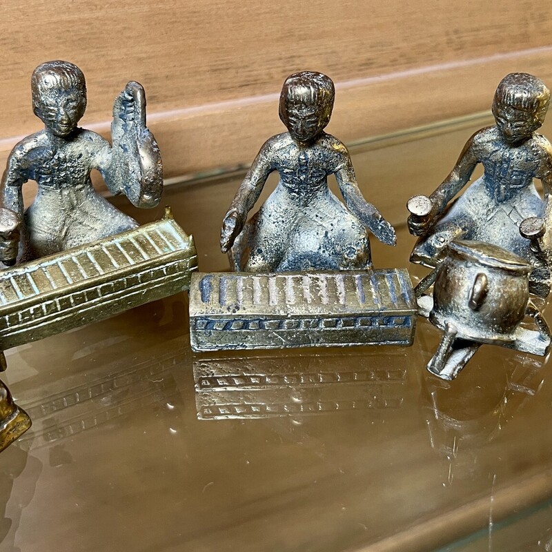 Musicians Thai Vintage, Brass,
Size: 9 Pieces