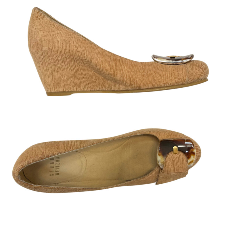 Stuart Weitzman Bucalina Buckle Pumps
Textured Reptile Print
Wedge Heel
Color: Tan
Size: 6.5