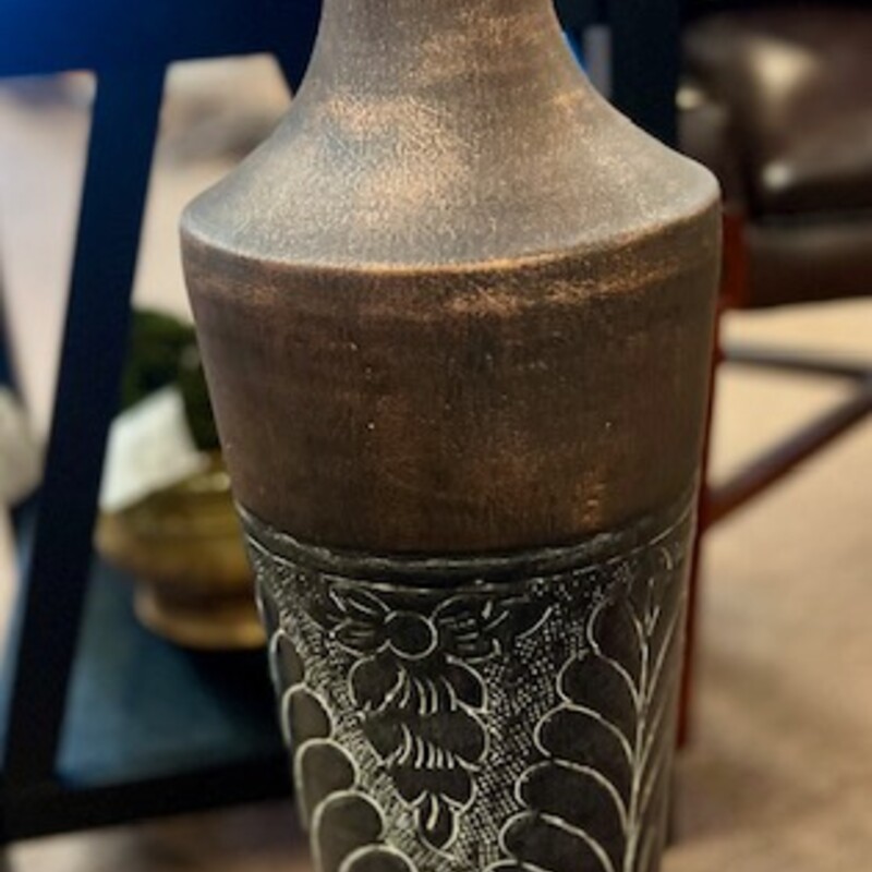 Iron Embossed Vase
Bronze, Size: 8x26H