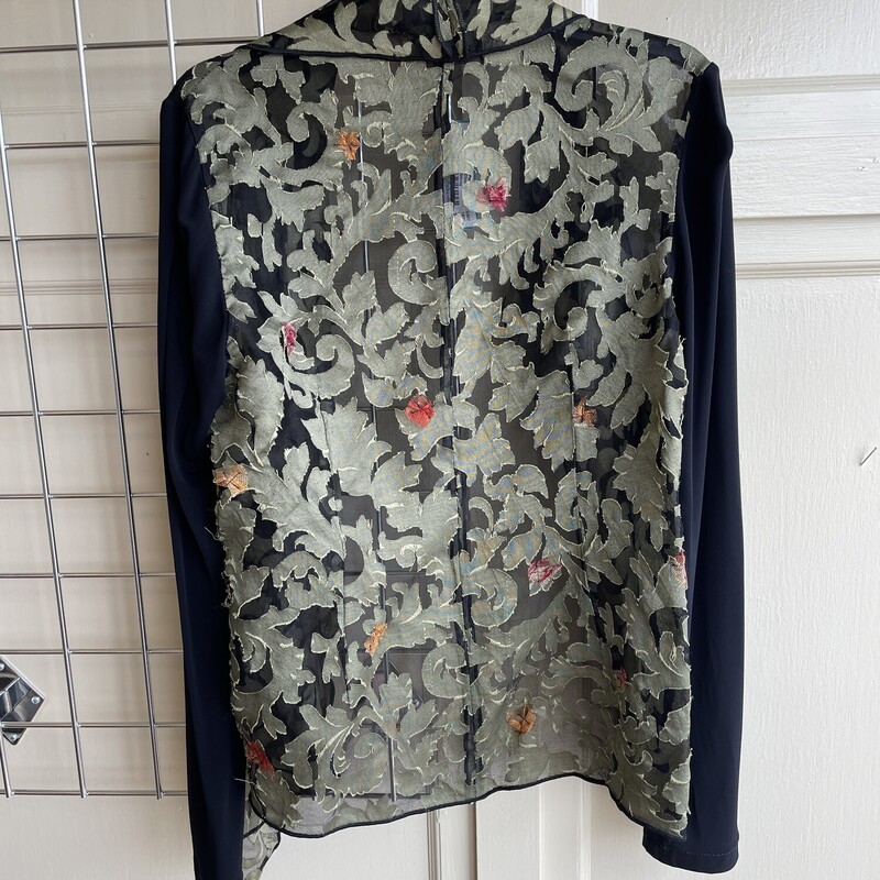 Deborah Shrug, Long Sleeve Cardigan, Green/Balk, Size: S/M<br />
Price: $37.99<br />
All sales are final. No Returns<br />
<br />
Pick up within 7 days of purchase<br />
Or<br />
Have it shipped<br />
Thank you for your purchase!