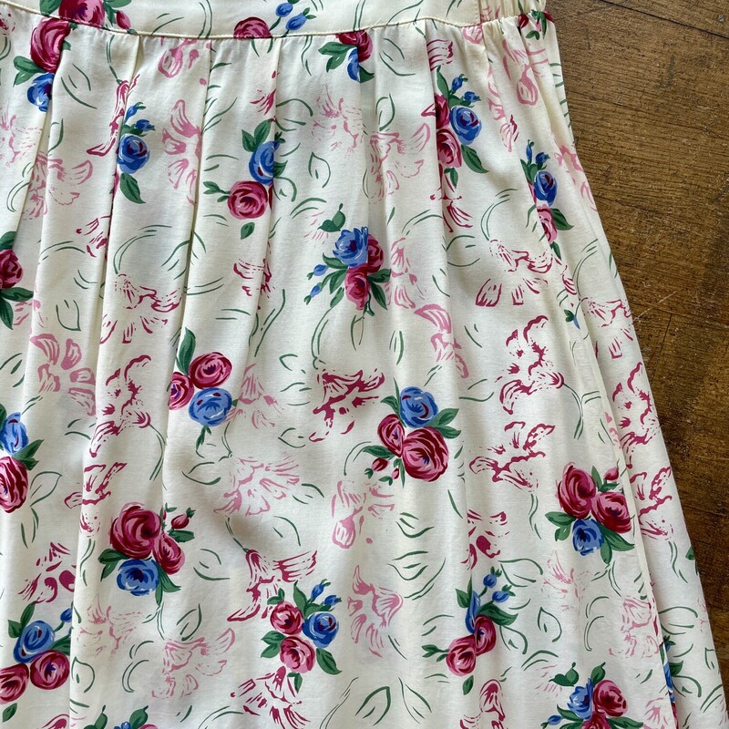 Vintage Ninon Floral Skirt, Cream/Multi Color, Size: Medium<br />
Price: $12.99<br />
<br />
All sales are final. No Returns<br />
<br />
Pick up within 7 days of purchase<br />
Or<br />
Have it shipped<br />
Thank you for your purchase!