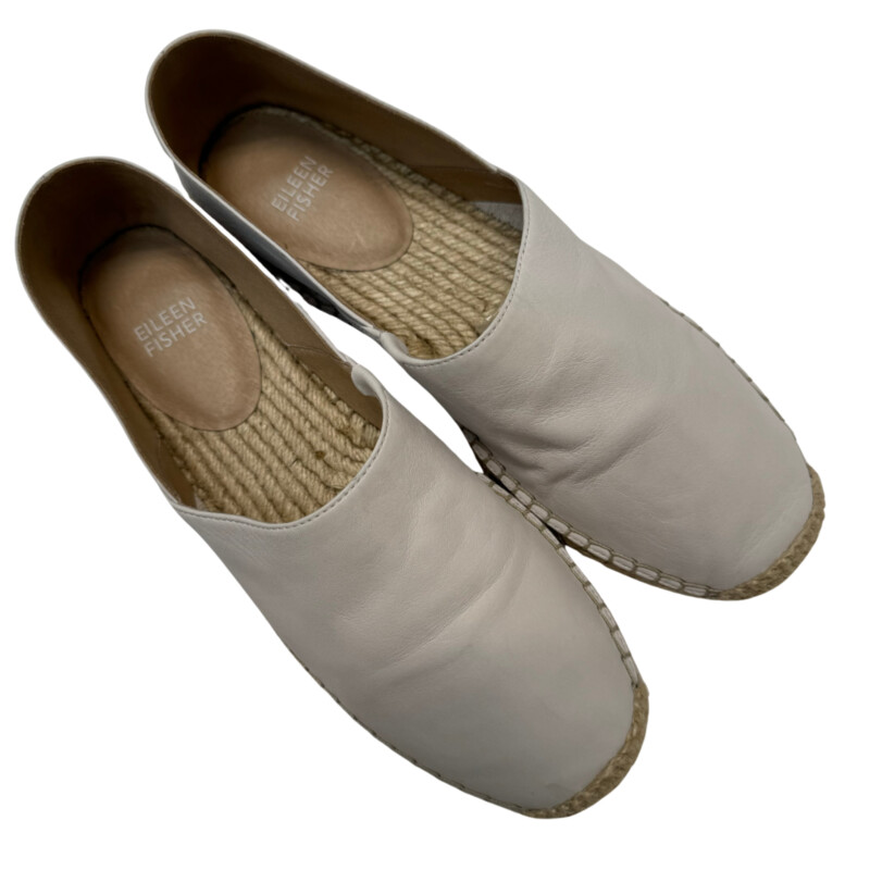 New In Box Eileen Fisher Washed Leather Shoes<br />
Myth Style<br />
Color: White<br />
Size: 8